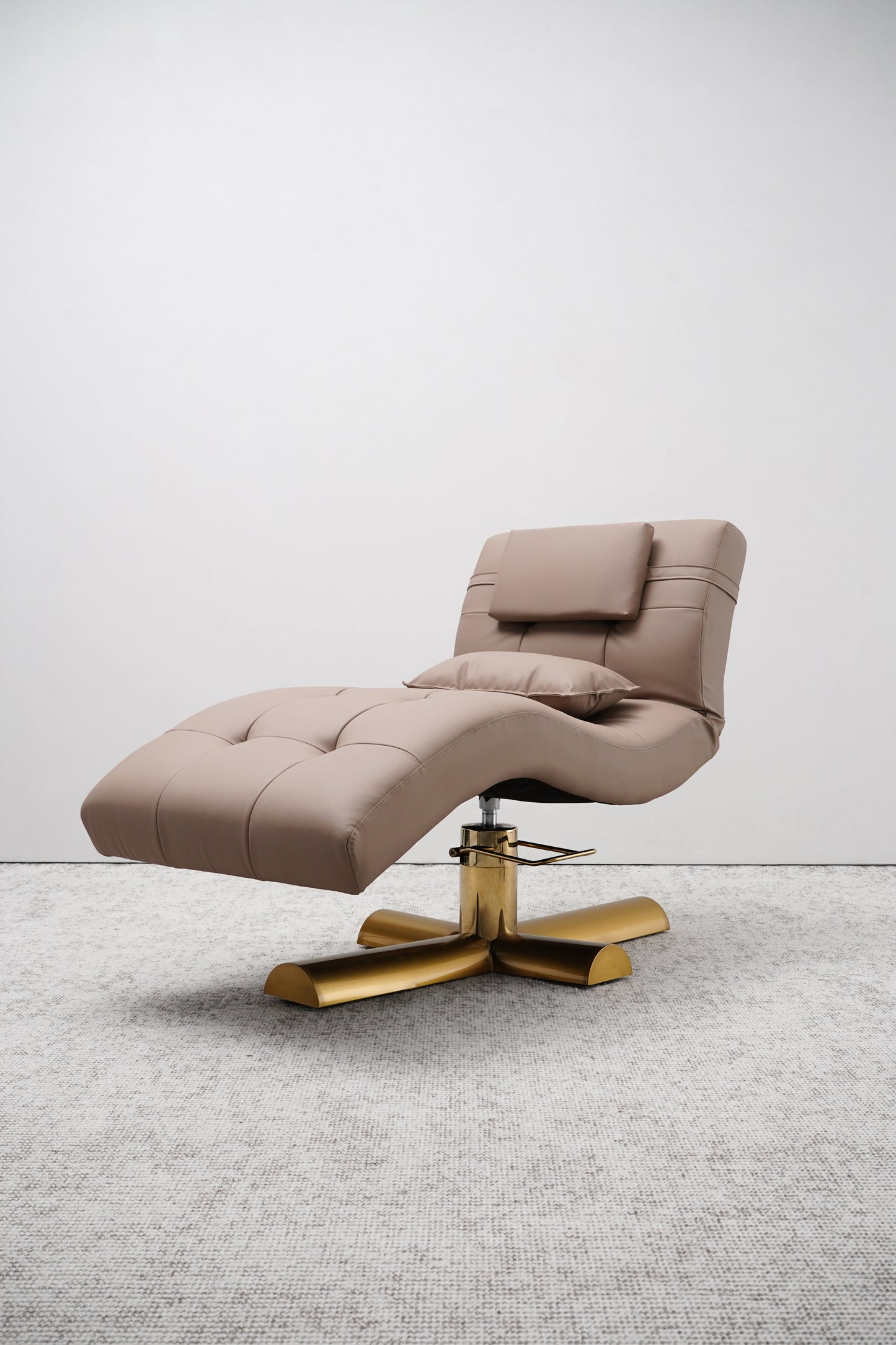 FOXX BEAUTY LOUNGER