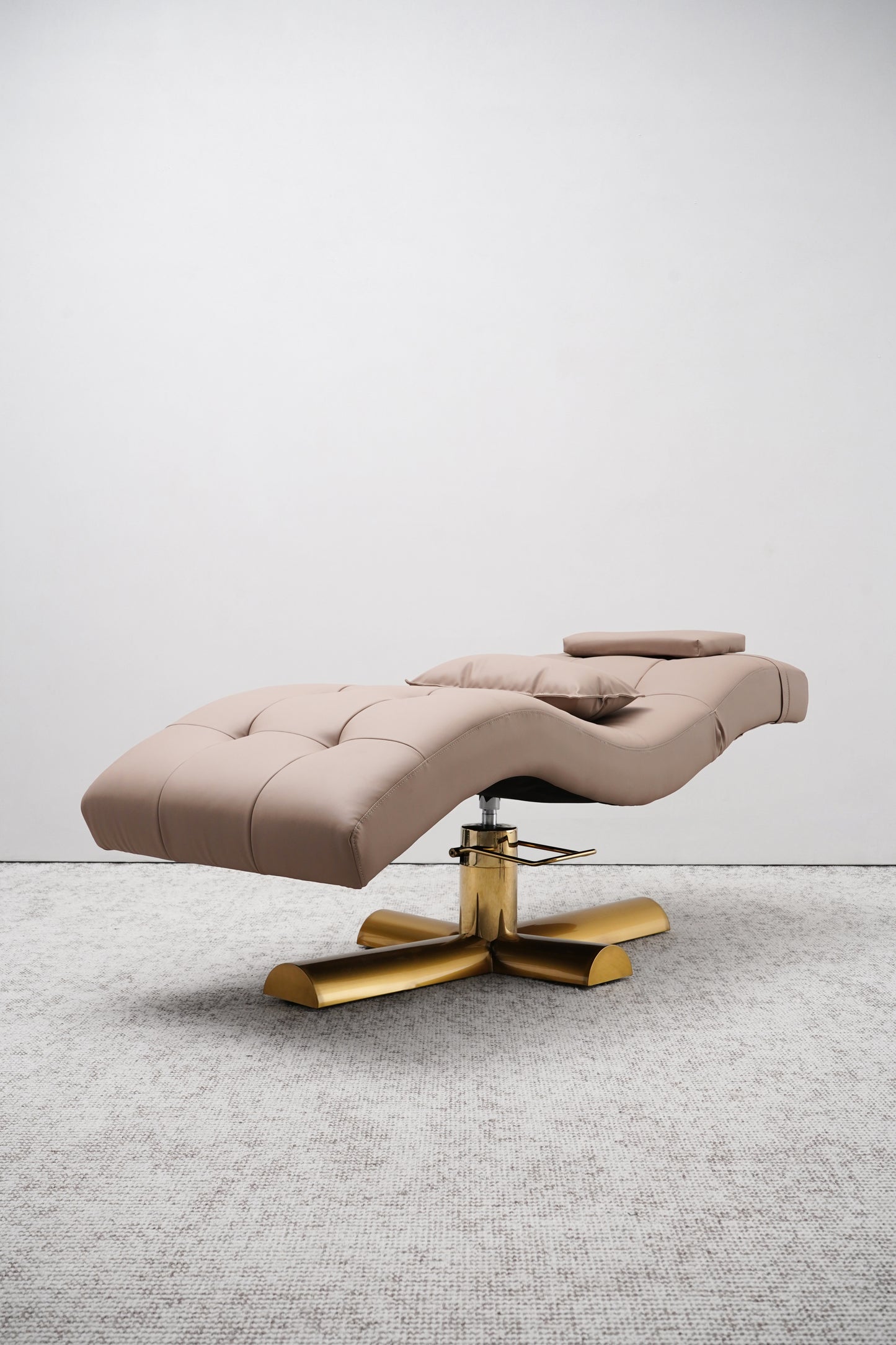 FOXX BEAUTY LOUNGER