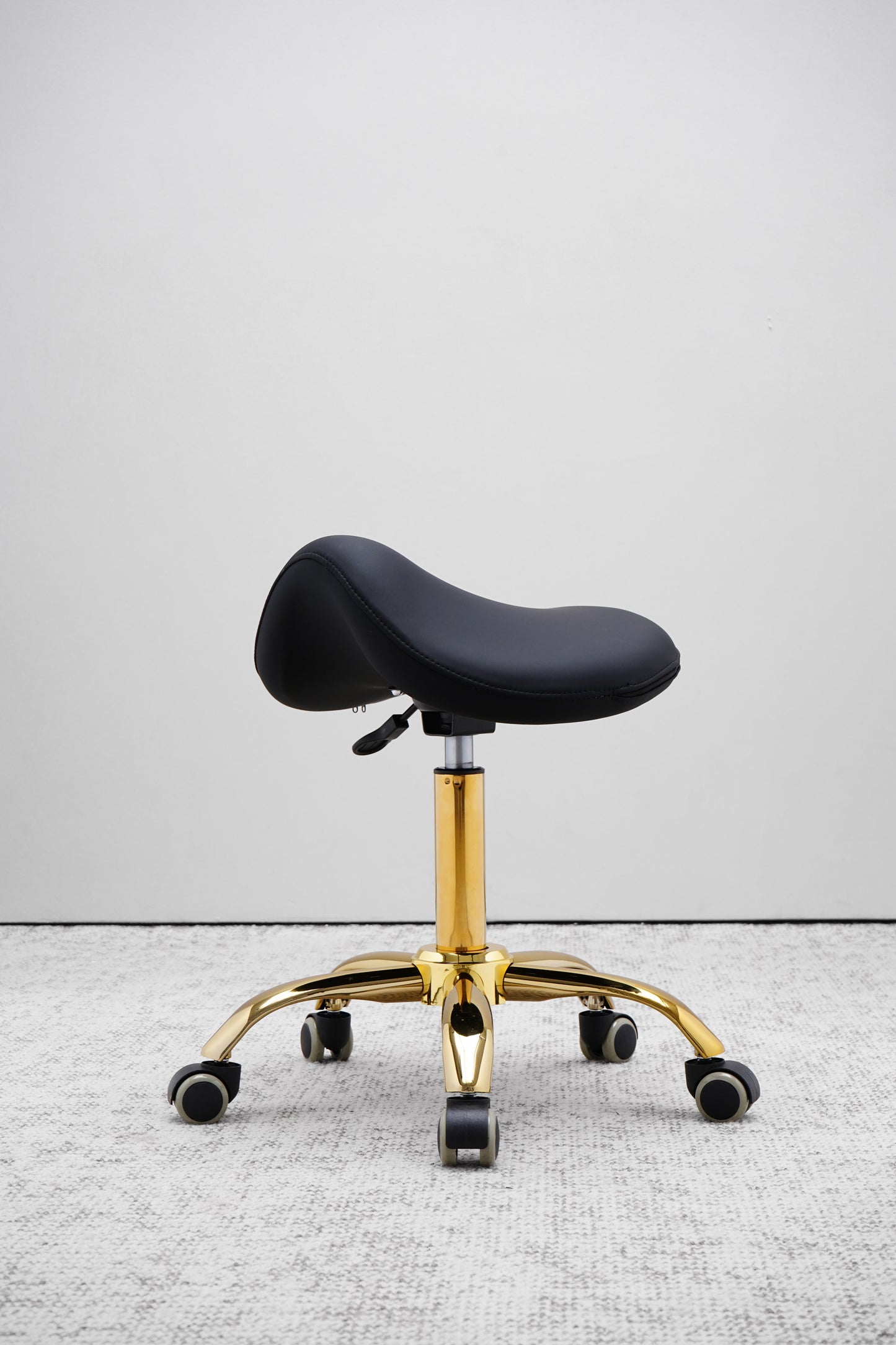 VOGUE SADDLE STOOL