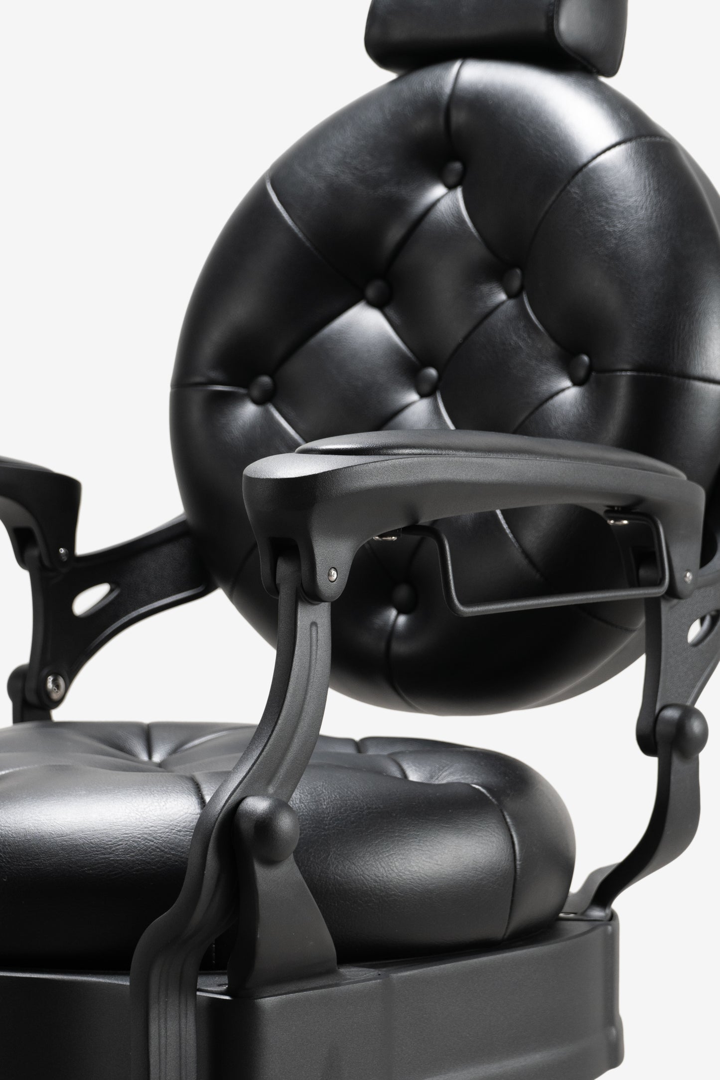 ROKK NIXON ELITE BARBER CHAIR